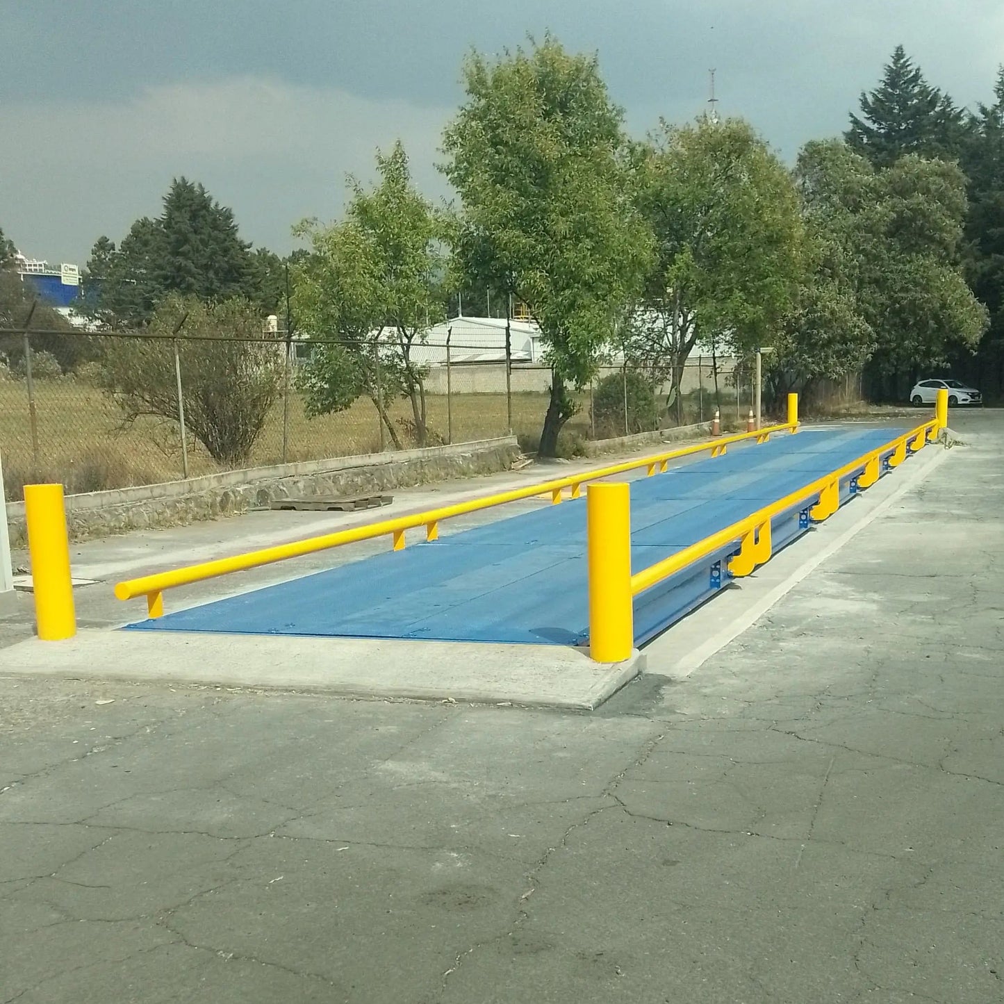 Guardas tubulares para básculas camioneras sobre piso BRAUNKER BC2